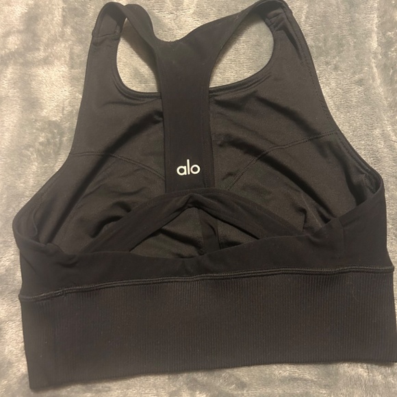 Alo Bra - Picture 2 of 3